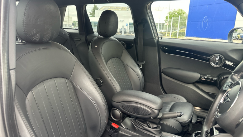 MINI Hatchback 2.0 Cooper S Exclusive 5dr Petrol Hatchback